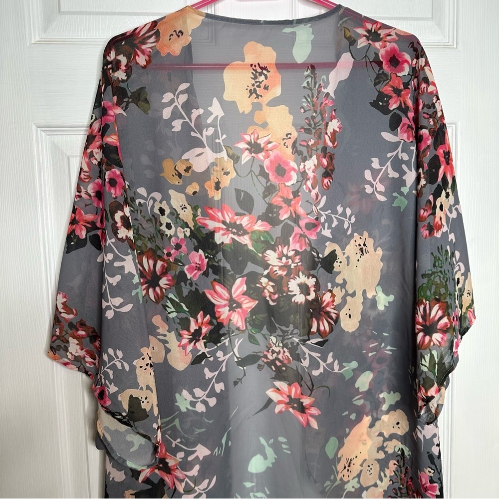 Kimono Grey & Pink Floral Sheer Size Extra Large - Picture 15 of 16